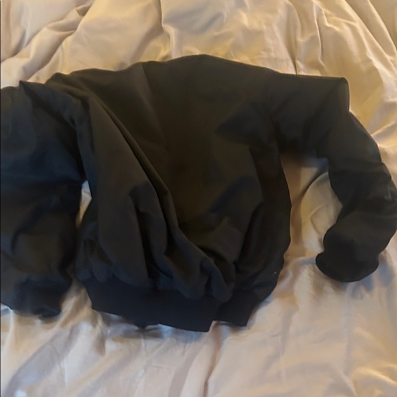 Patagonia Black Bomber Jacket with Purple fleece Lining. For snow, rain and cold - Picture 13 of 16